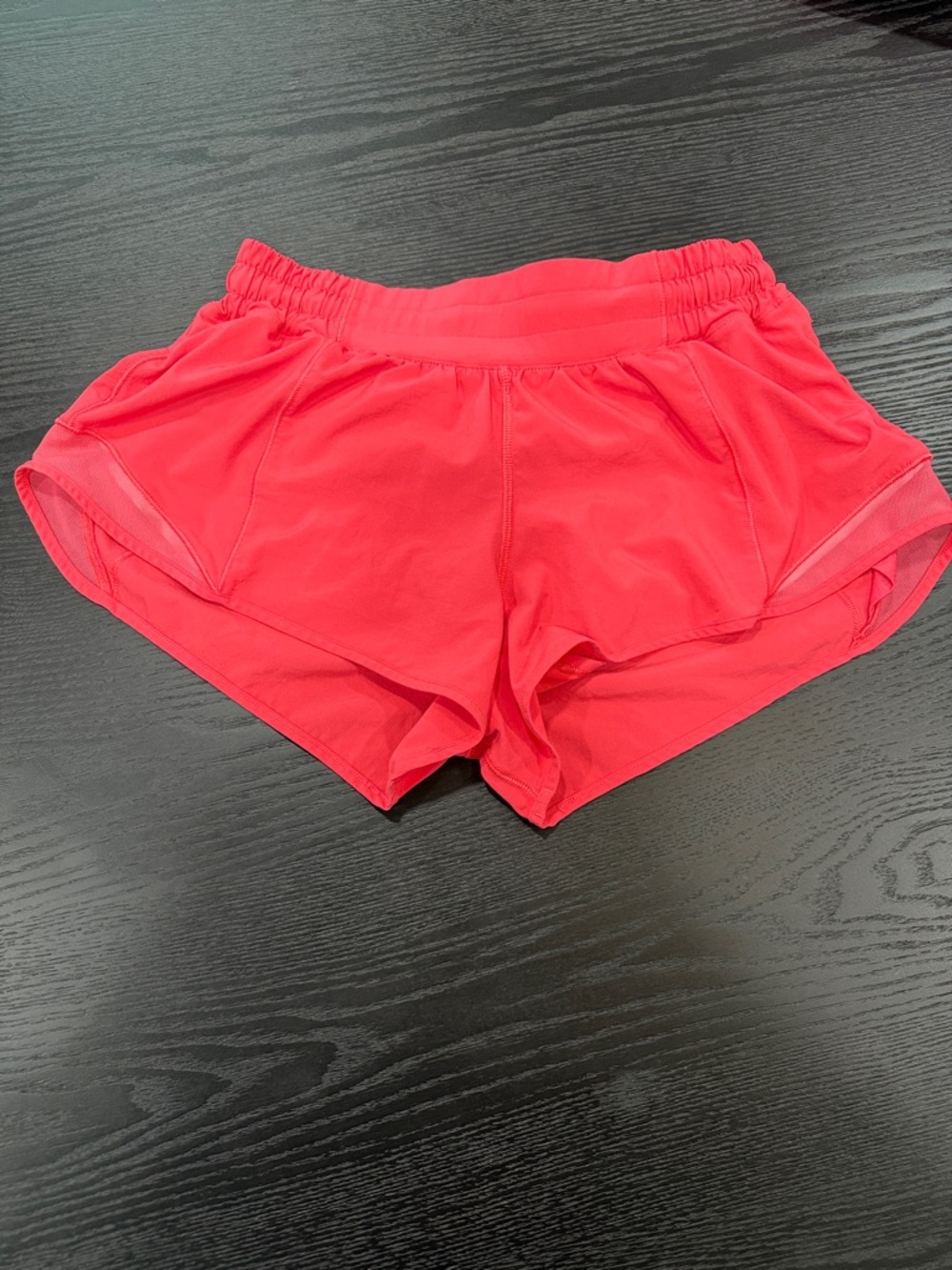 Lululemon Hotty Hot Low-Rise Lined Short 2.5" Size 6